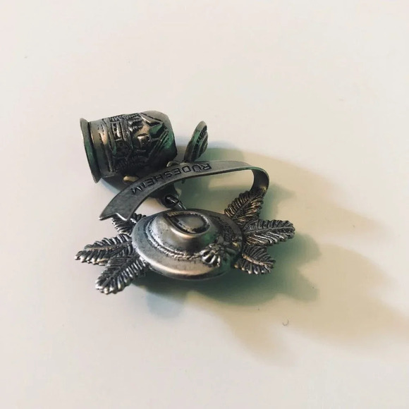 Vintage German Travel Souvenir Hat Pin Oktoberfest  Rudesheim Stein - Picture 8 of 9